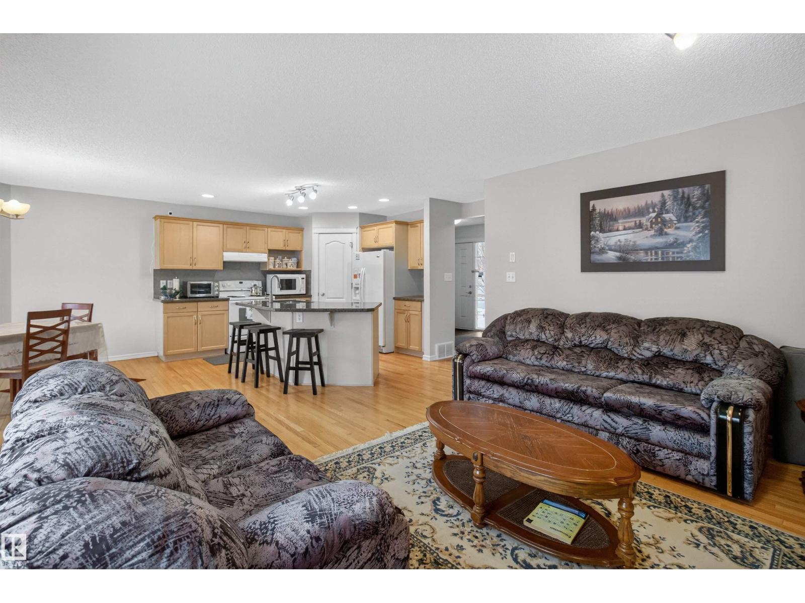 20707 56 AV NW, Edmonton