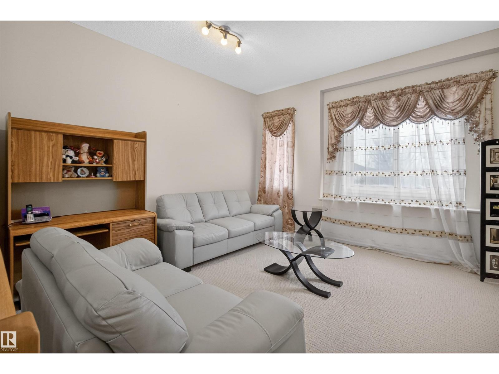 20707 56 AV NW, Edmonton