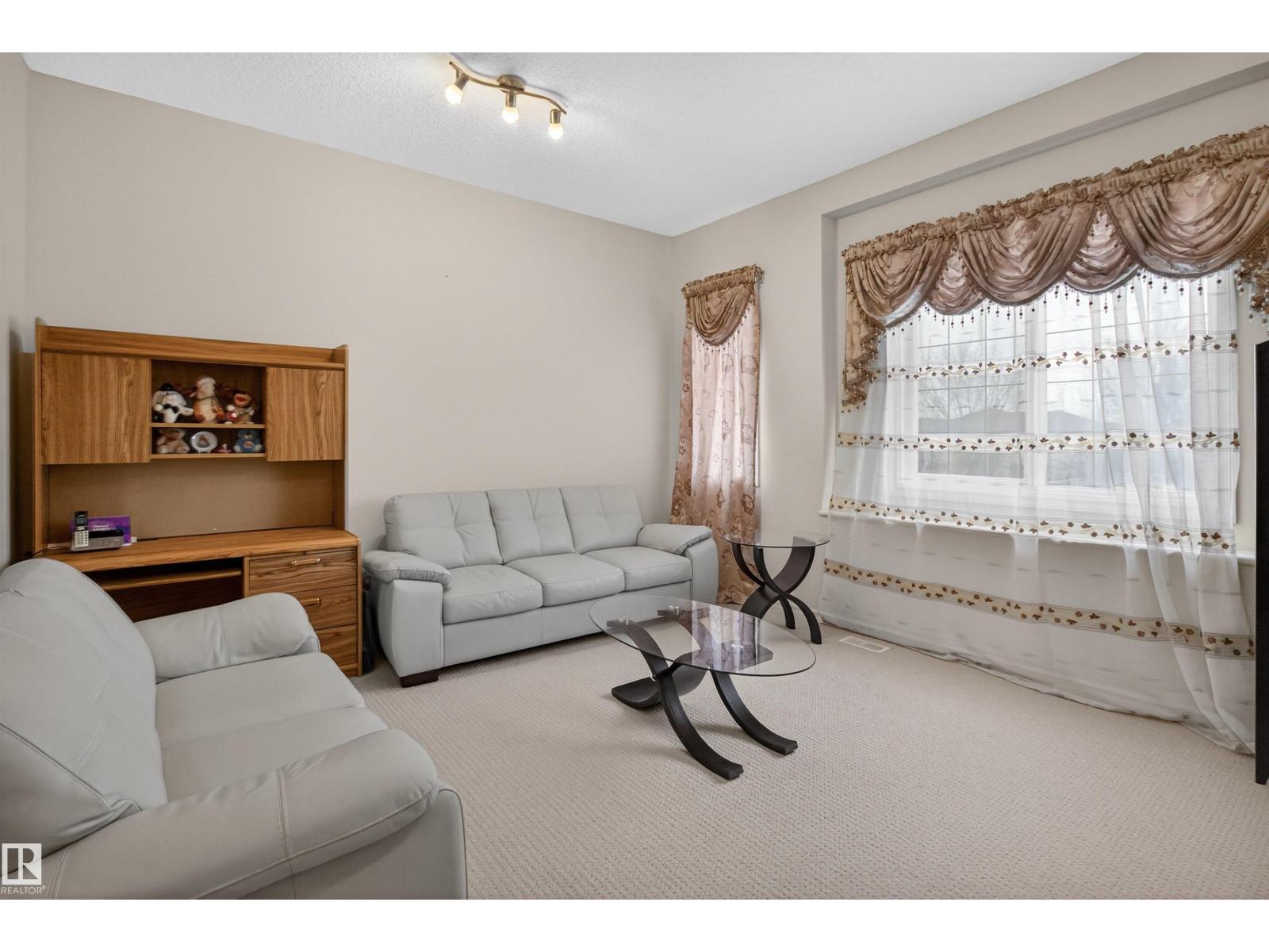 20707 56 AV NW, Edmonton