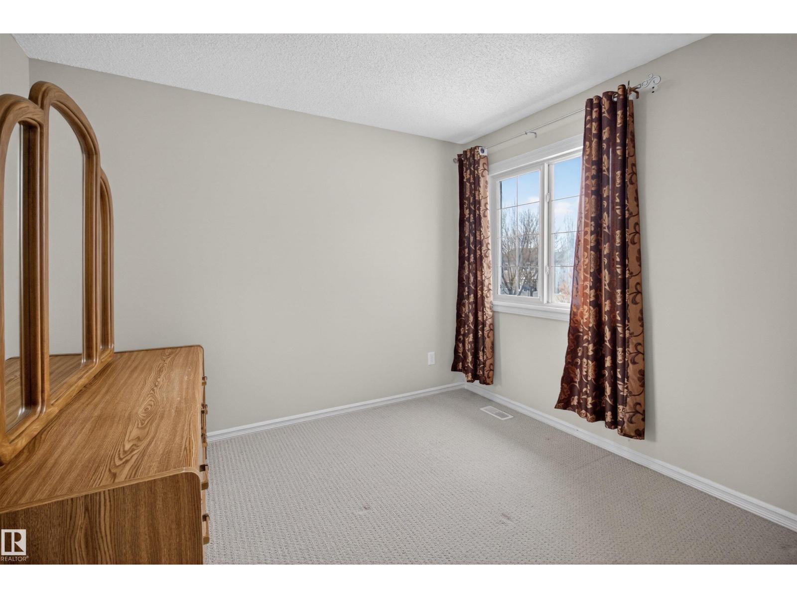 20707 56 AV NW, Edmonton