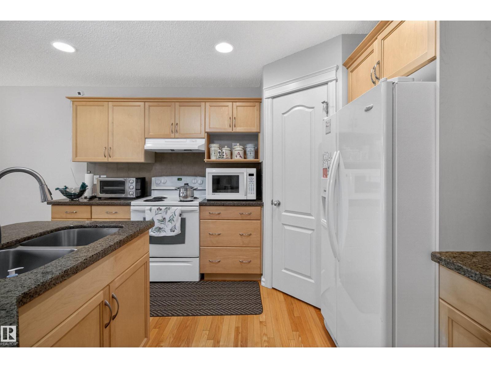 20707 56 AV NW, Edmonton