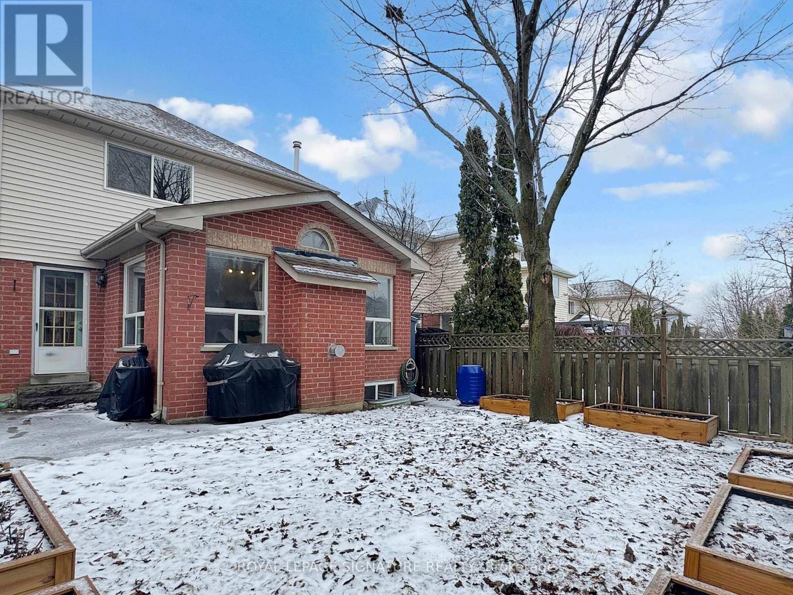1070 SUMMITVIEW CRESCENT — photo 40