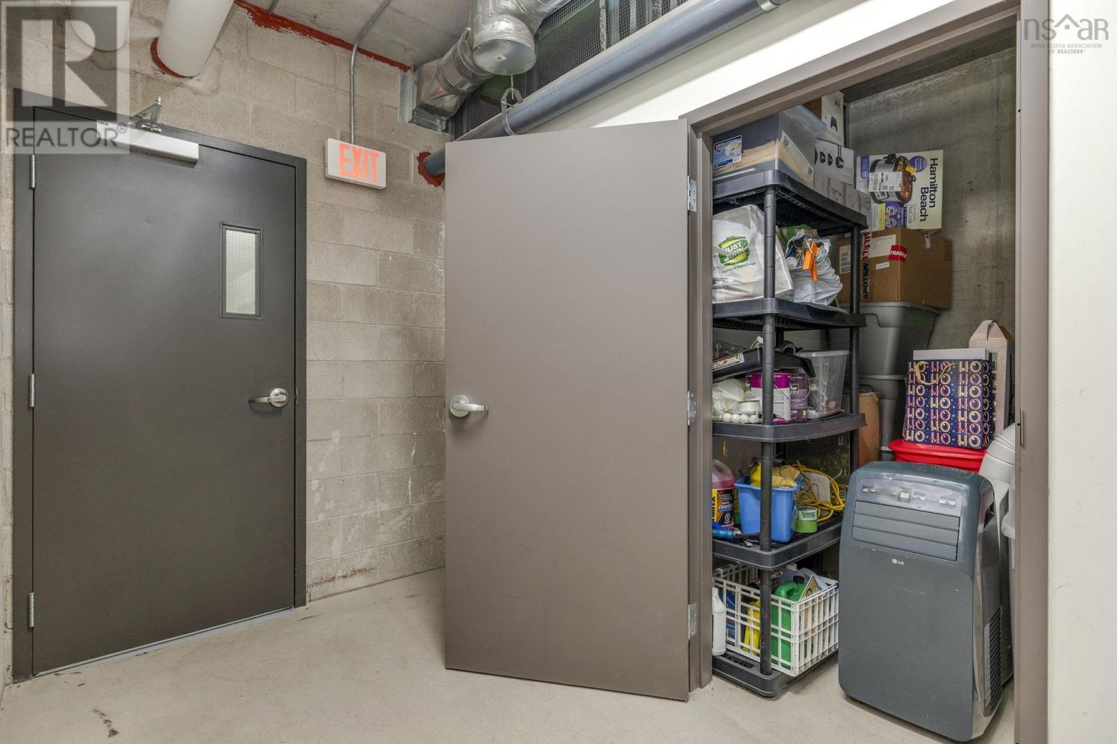 #1007 15 KINGS WHARF PLACE - 42