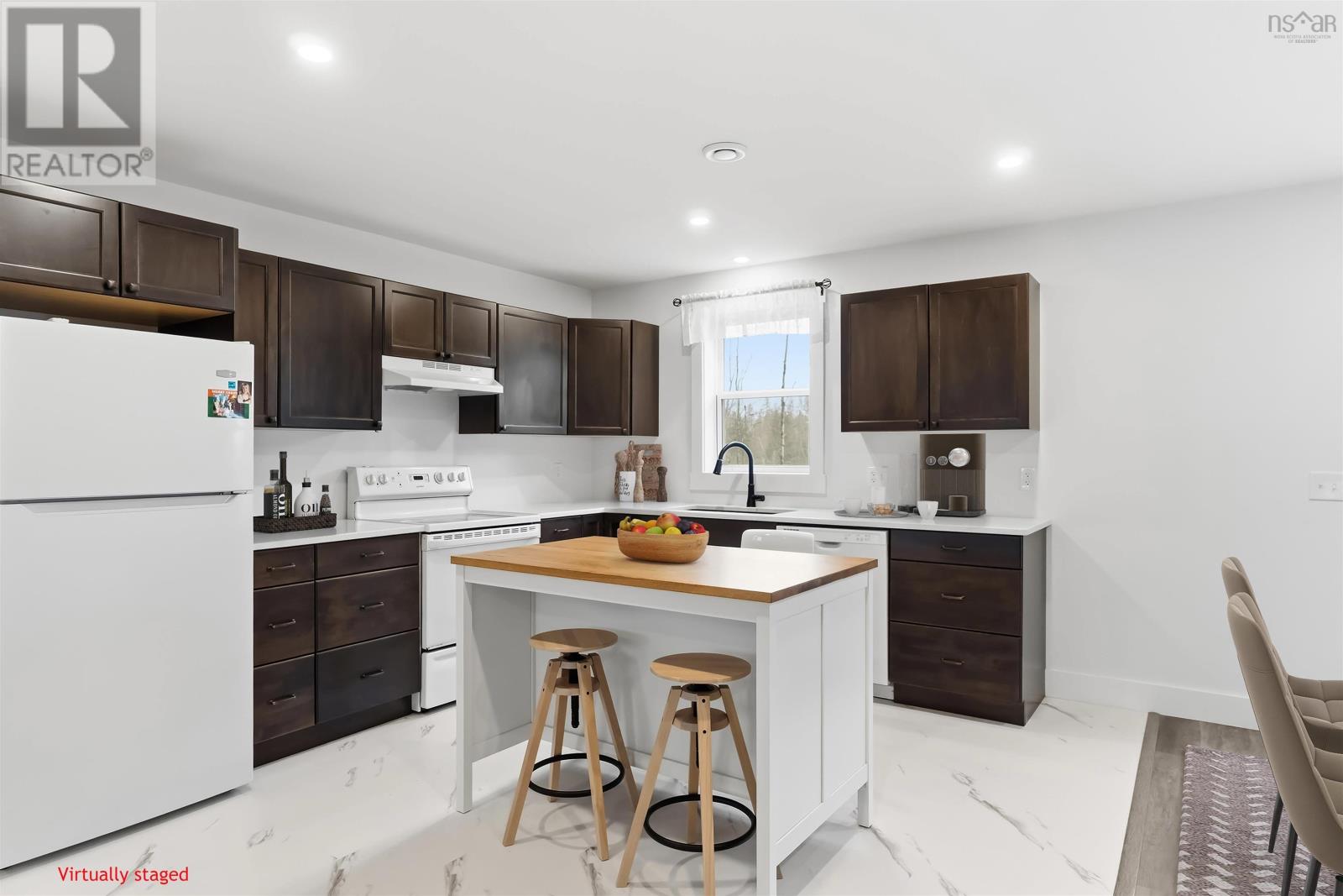 Property 11 of 30 of 439 Victoria Road