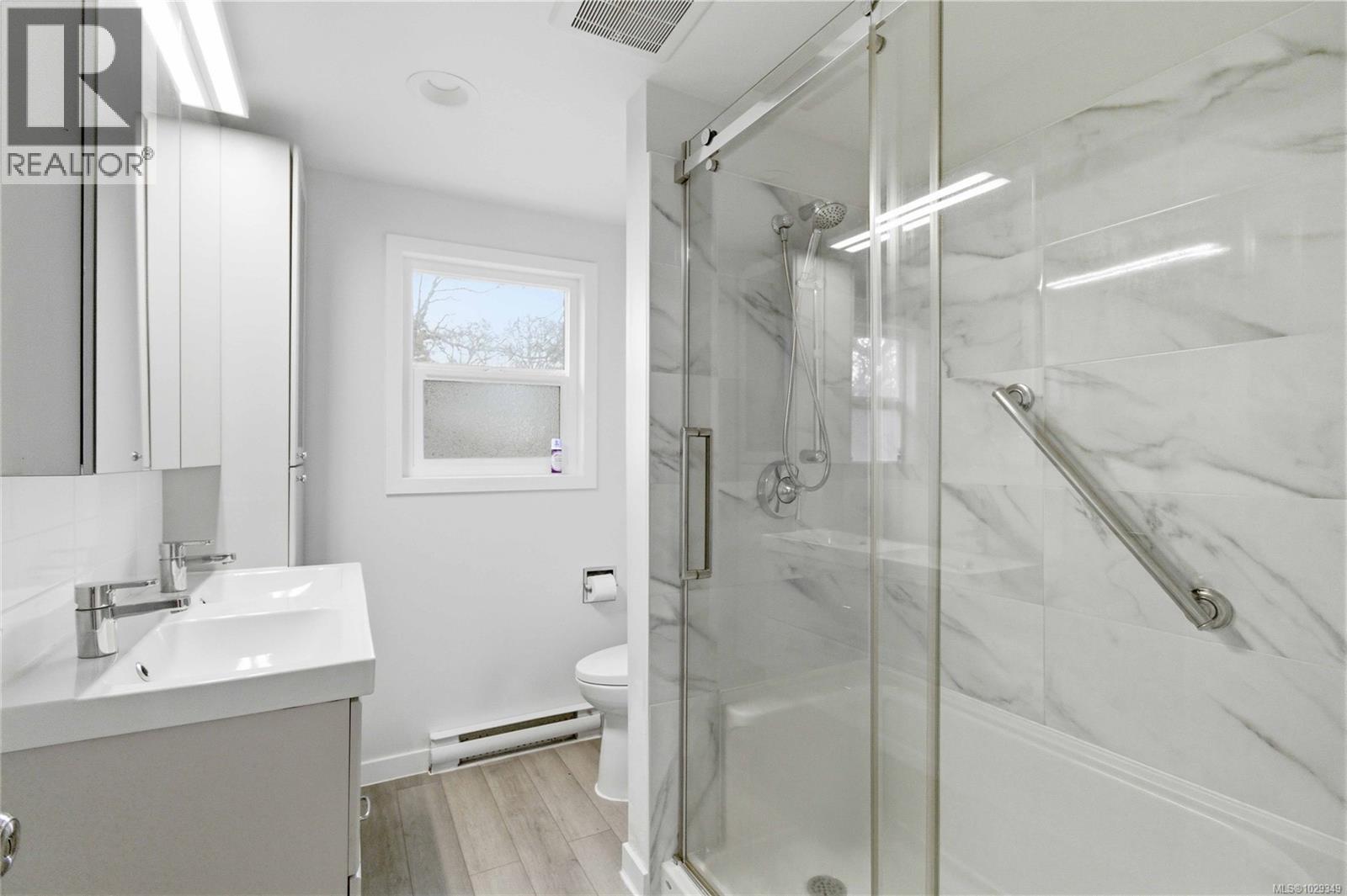  3438 Cook Street, Saanich