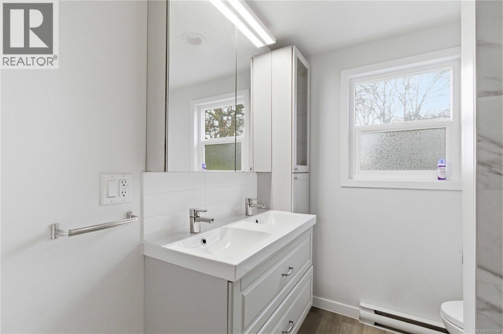  3438 Cook Street, Saanich