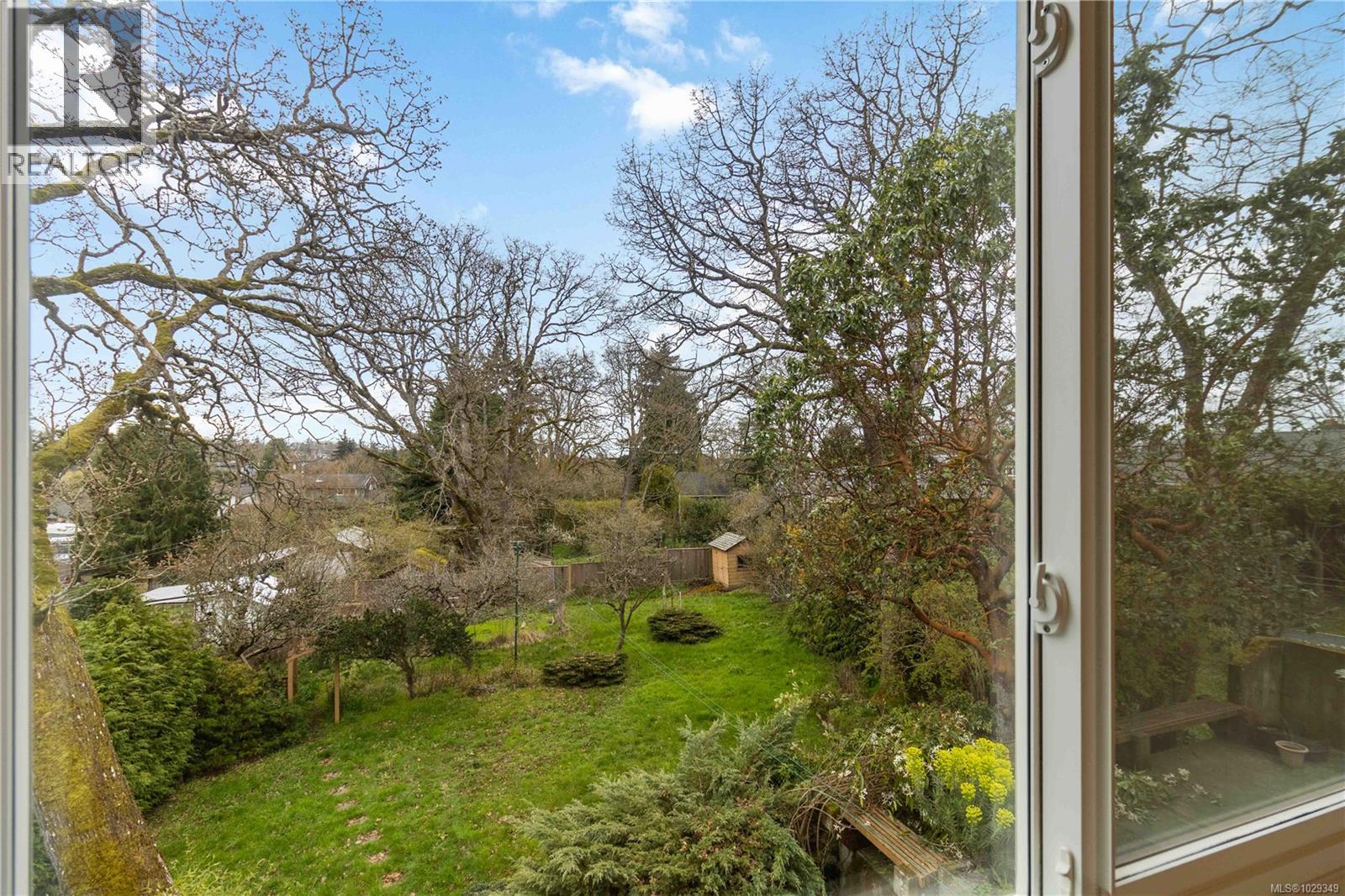  3438 Cook Street, Saanich