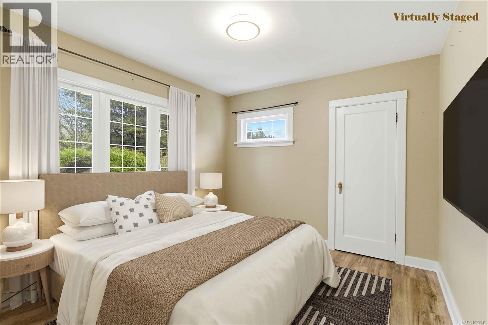  3438 Cook Street, Saanich