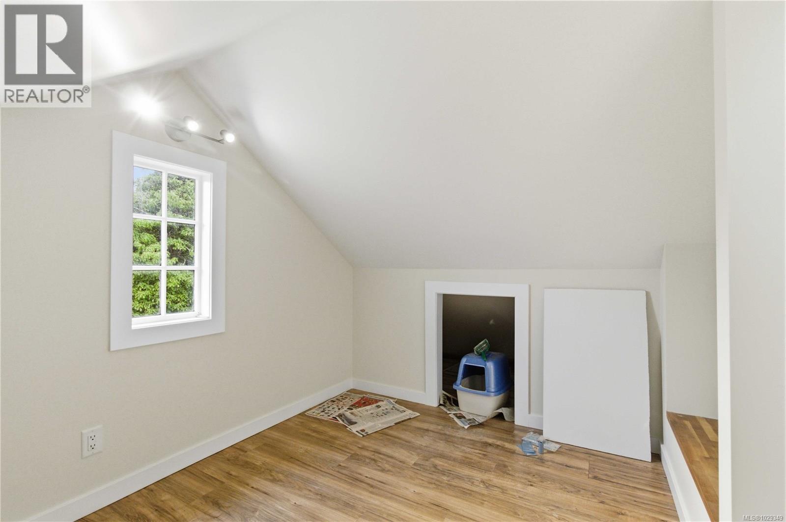  3438 Cook Street, Saanich