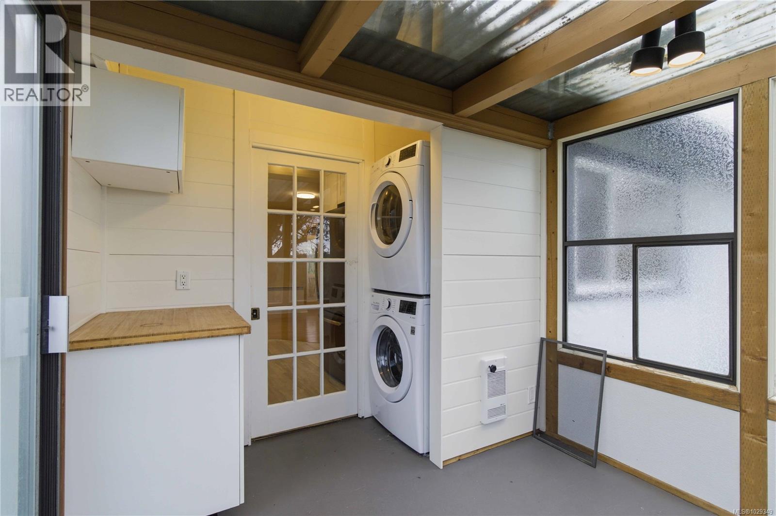  3438 Cook Street, Saanich