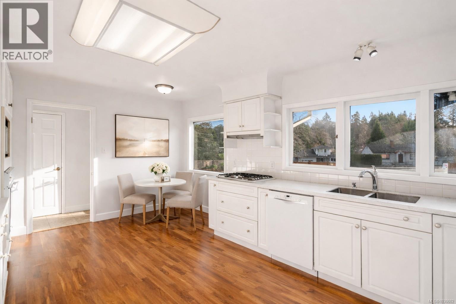 441 MEMORIAL AVE - 18