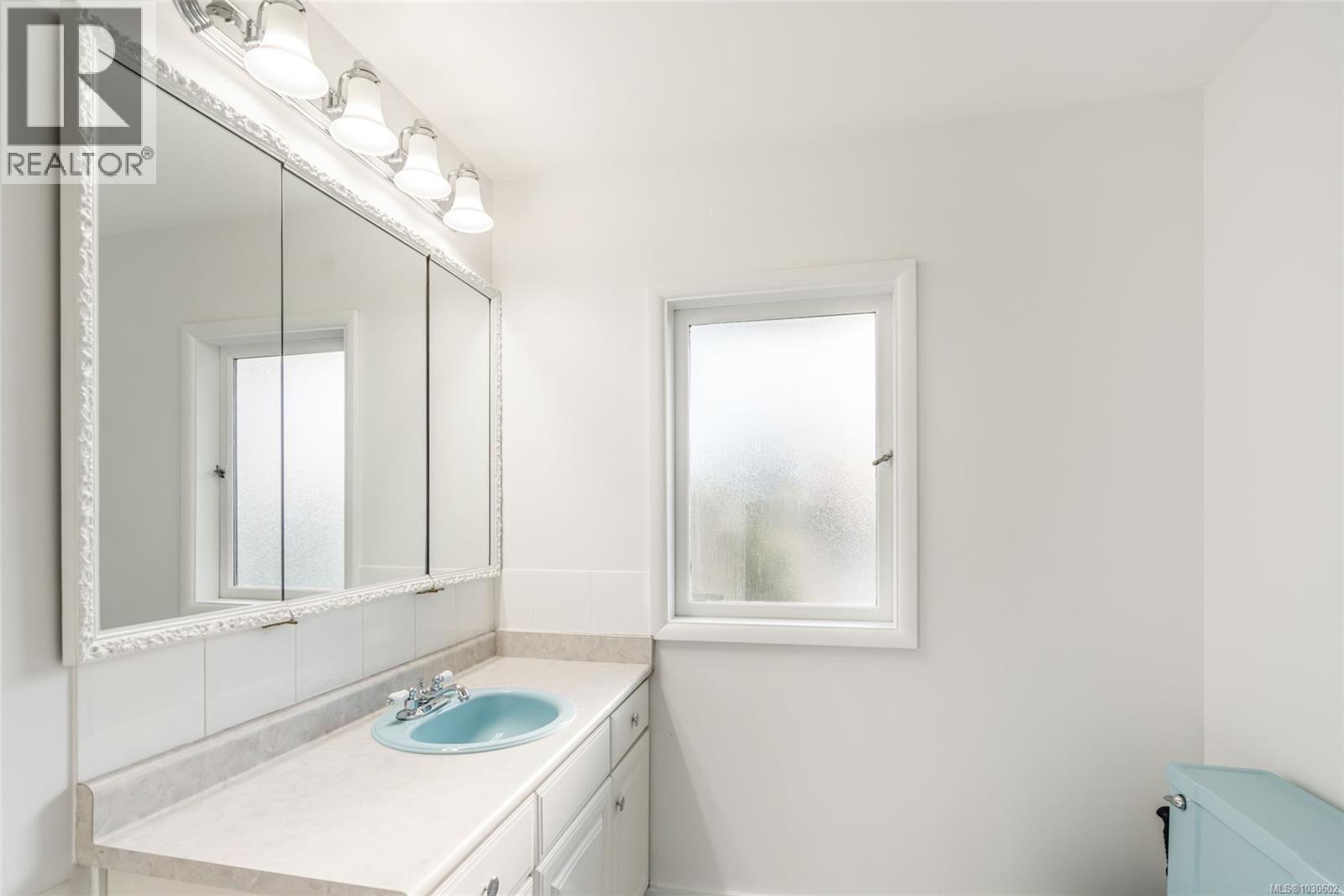 441 MEMORIAL AVE - 31