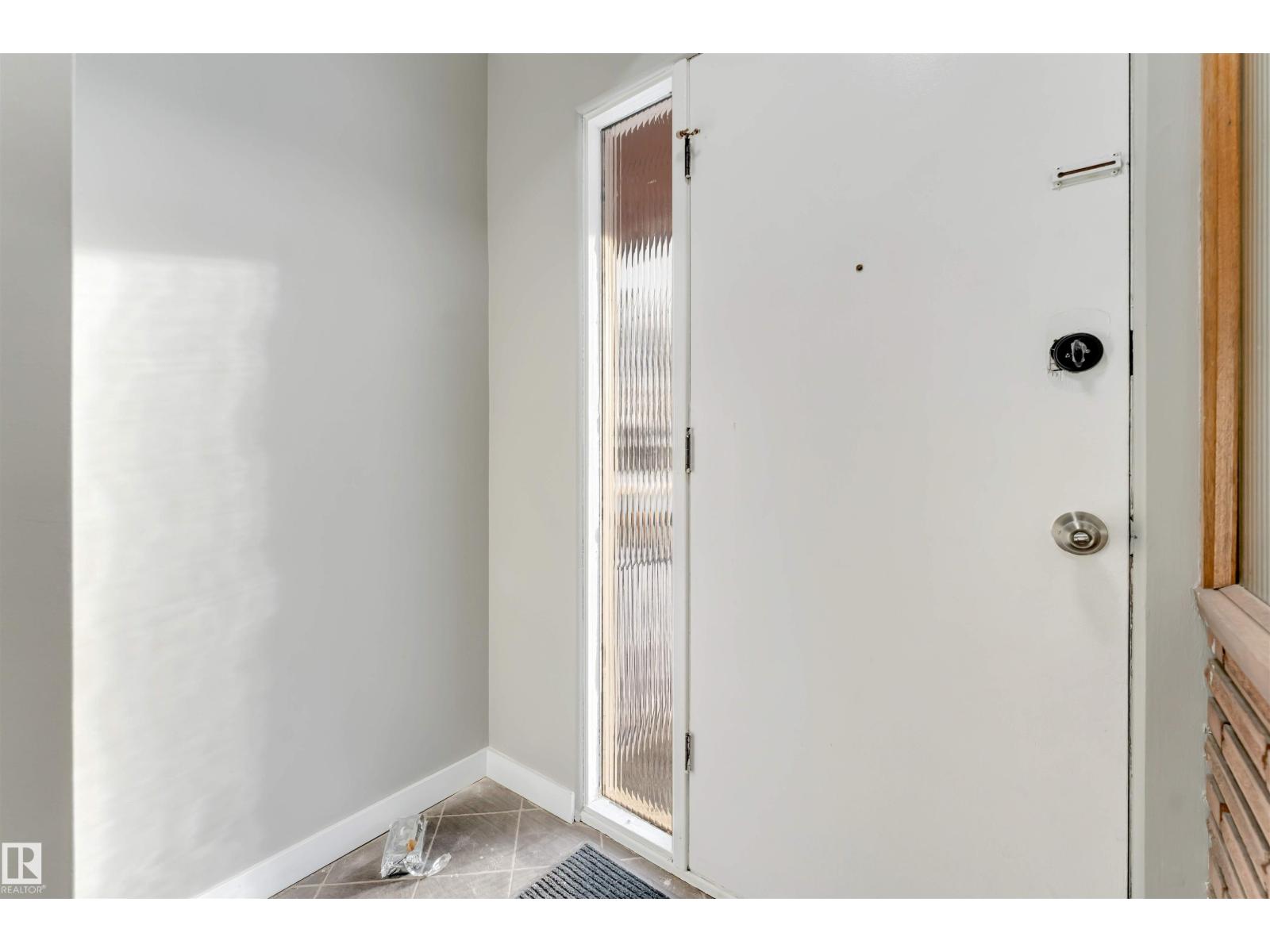 12202 45 ST NW, Edmonton