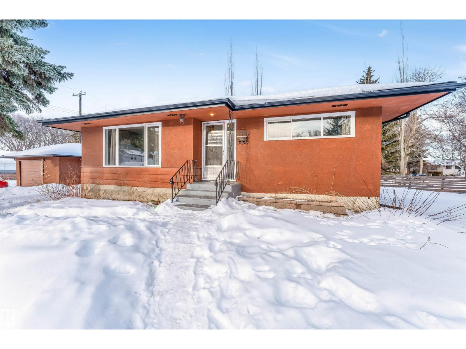12202 45 ST NW, Edmonton