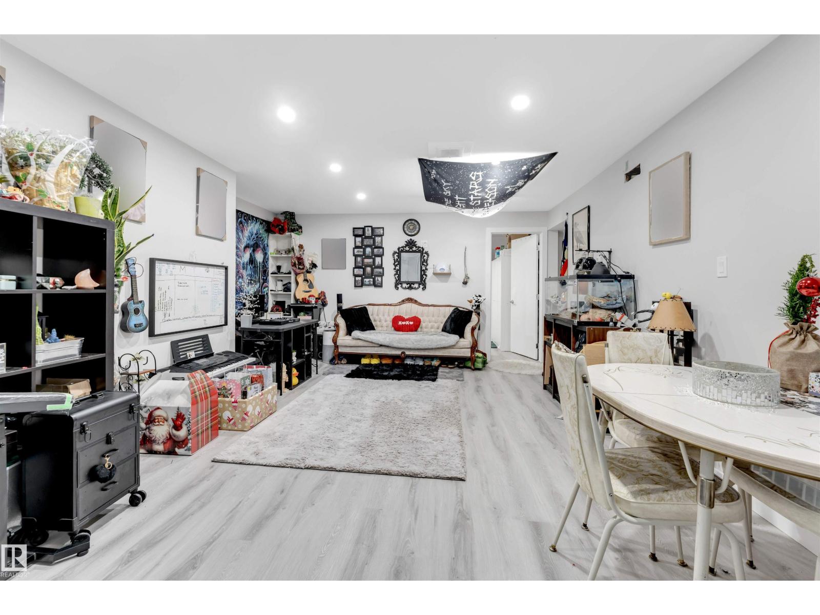 12202 45 ST NW, Edmonton