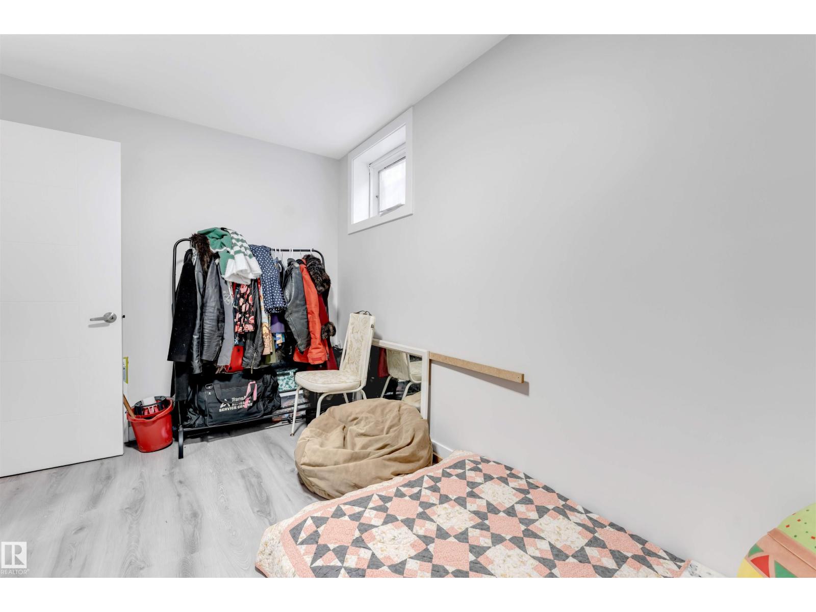 12202 45 ST NW, Edmonton