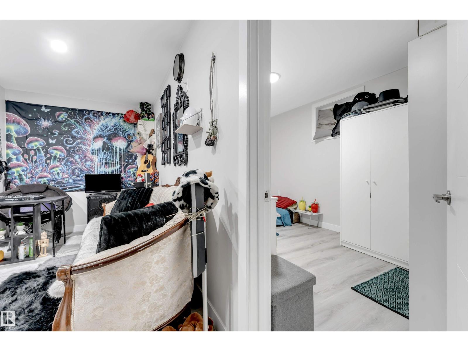 12202 45 ST NW, Edmonton