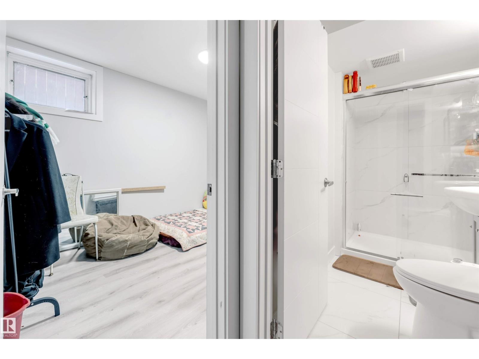 12202 45 ST NW, Edmonton