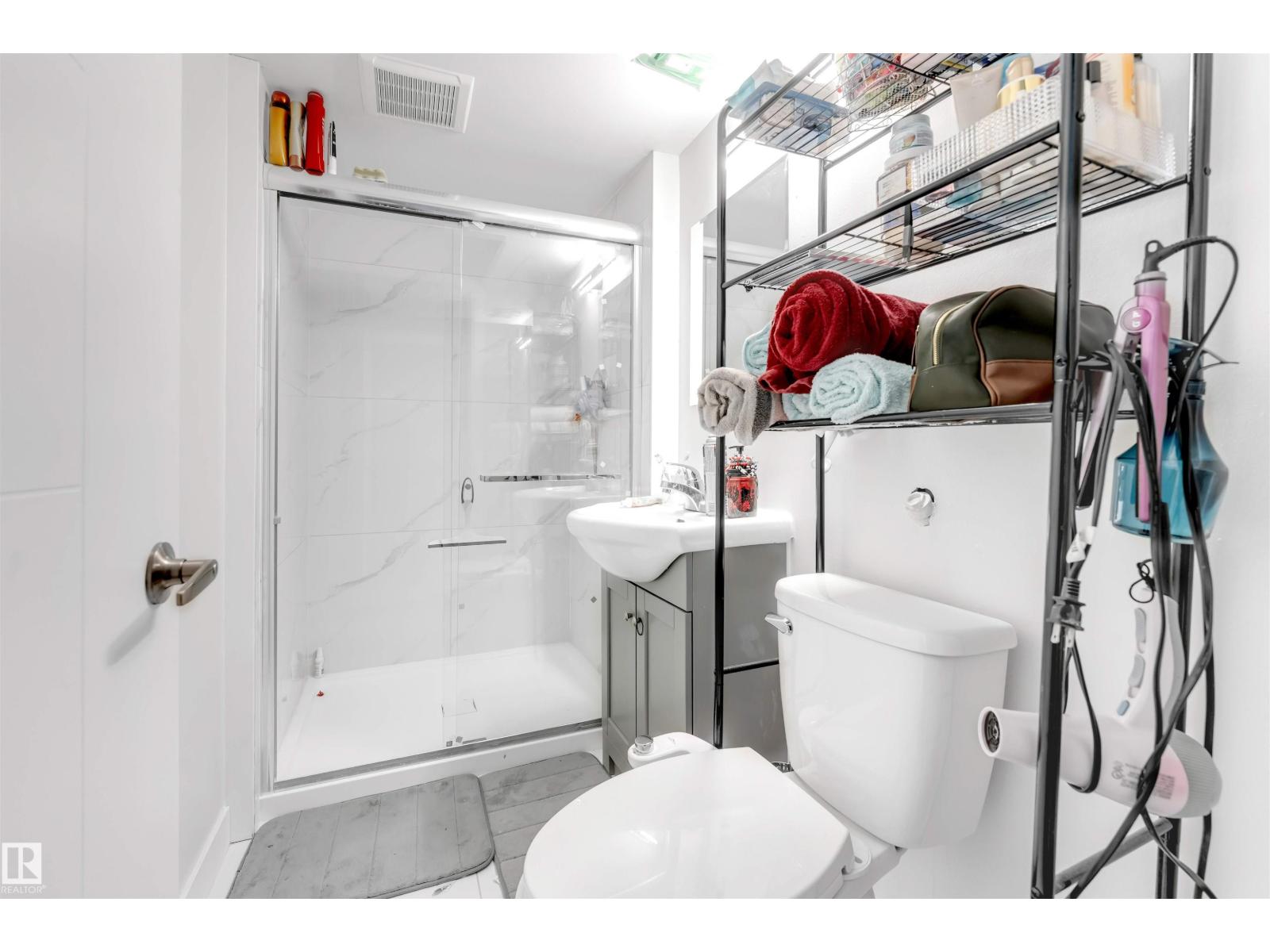 12202 45 ST NW, Edmonton