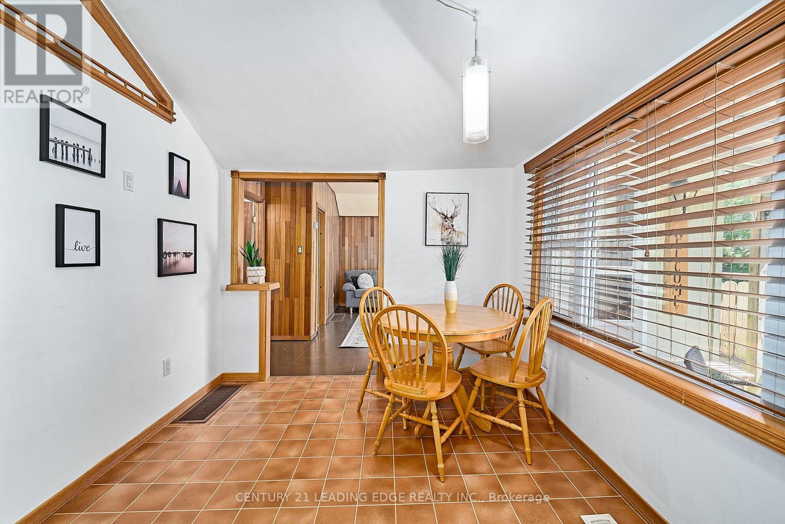 225 ARNOTT DRIVE - 26
