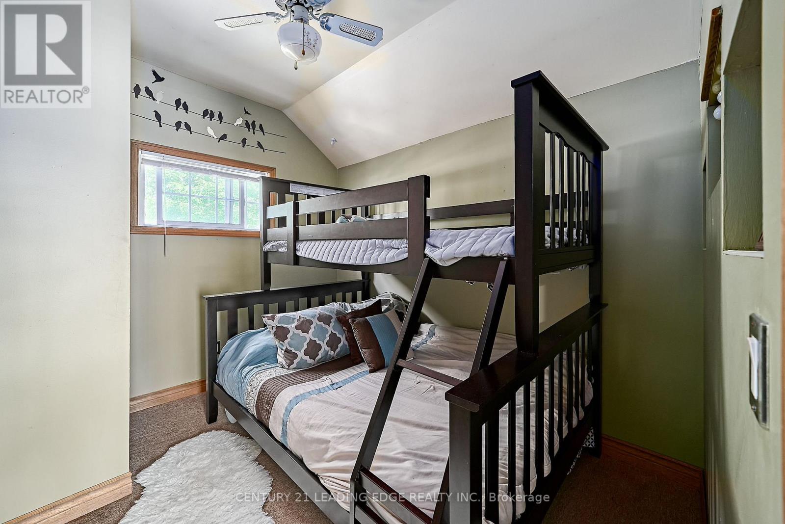 225 ARNOTT DRIVE - 32