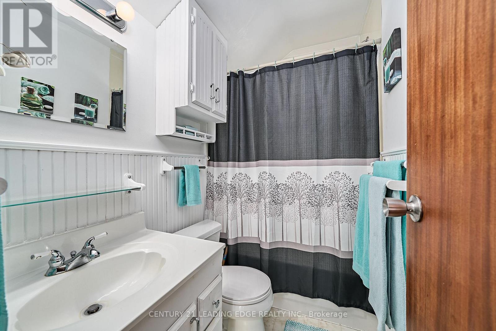 225 ARNOTT DRIVE - 33
