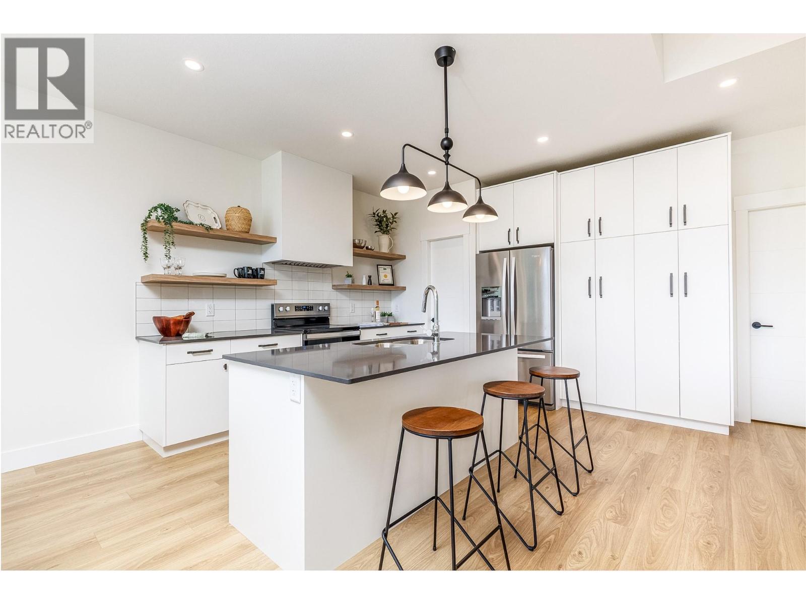 111 20 Street SE, Salmon Arm