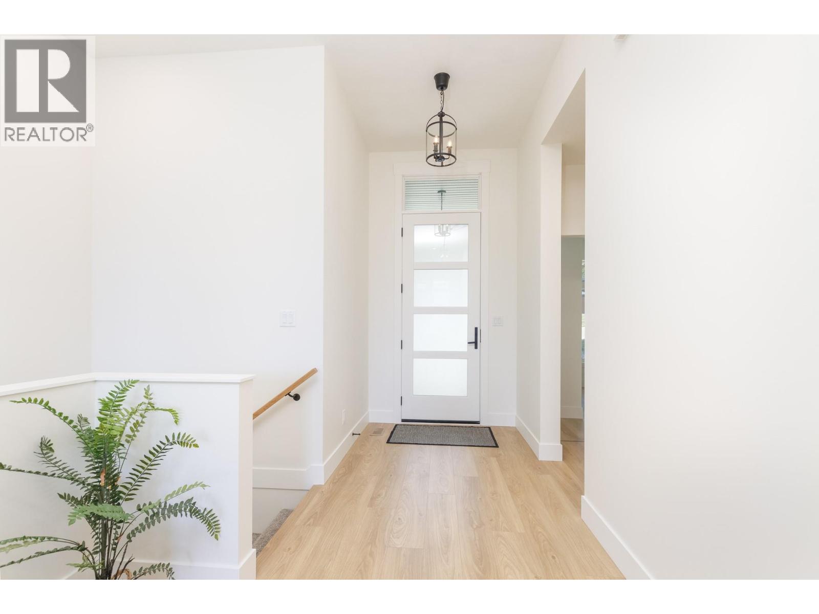 111 20 Street SE, Salmon Arm