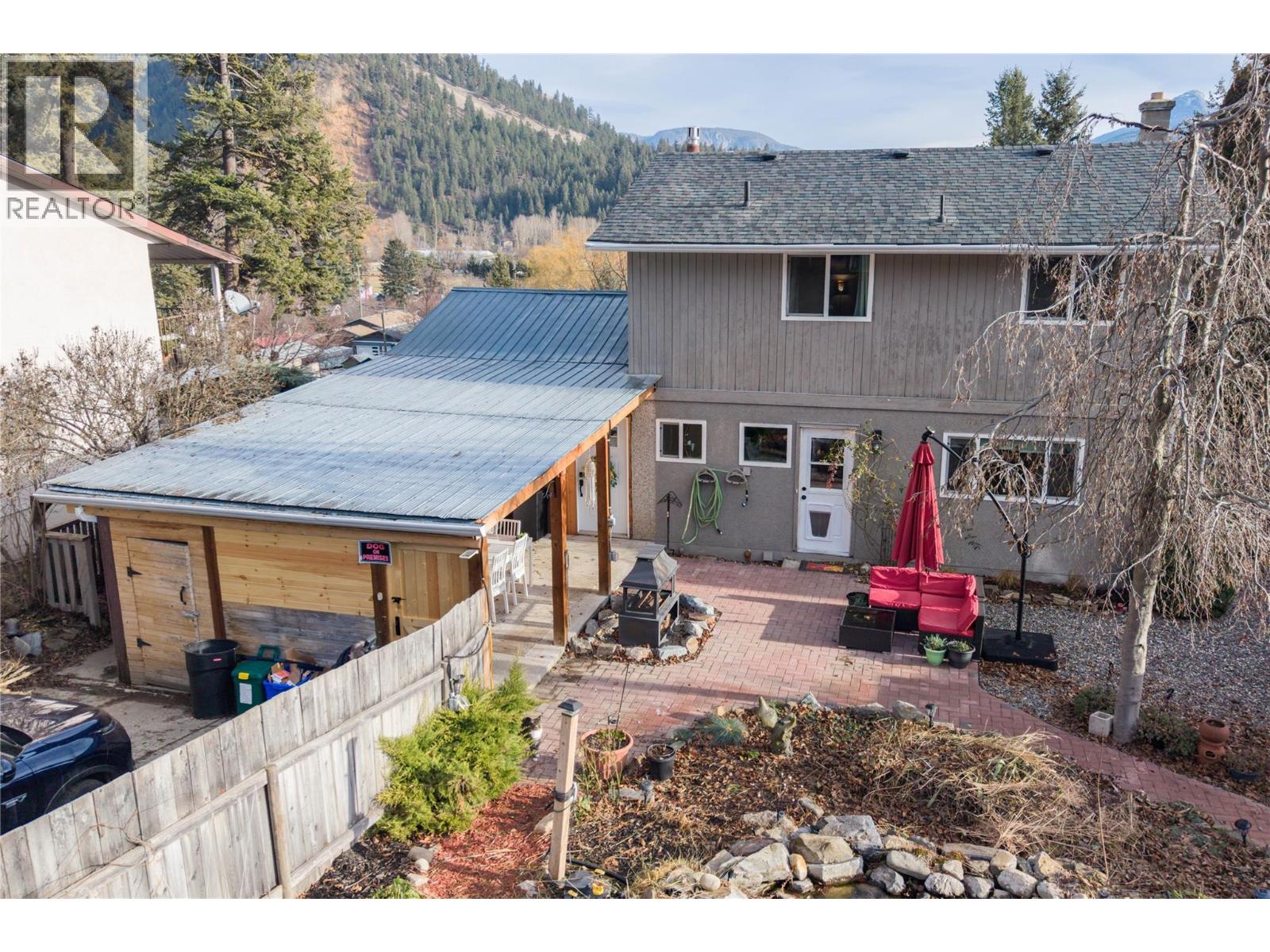  2138 Catt Avenue, Lumby