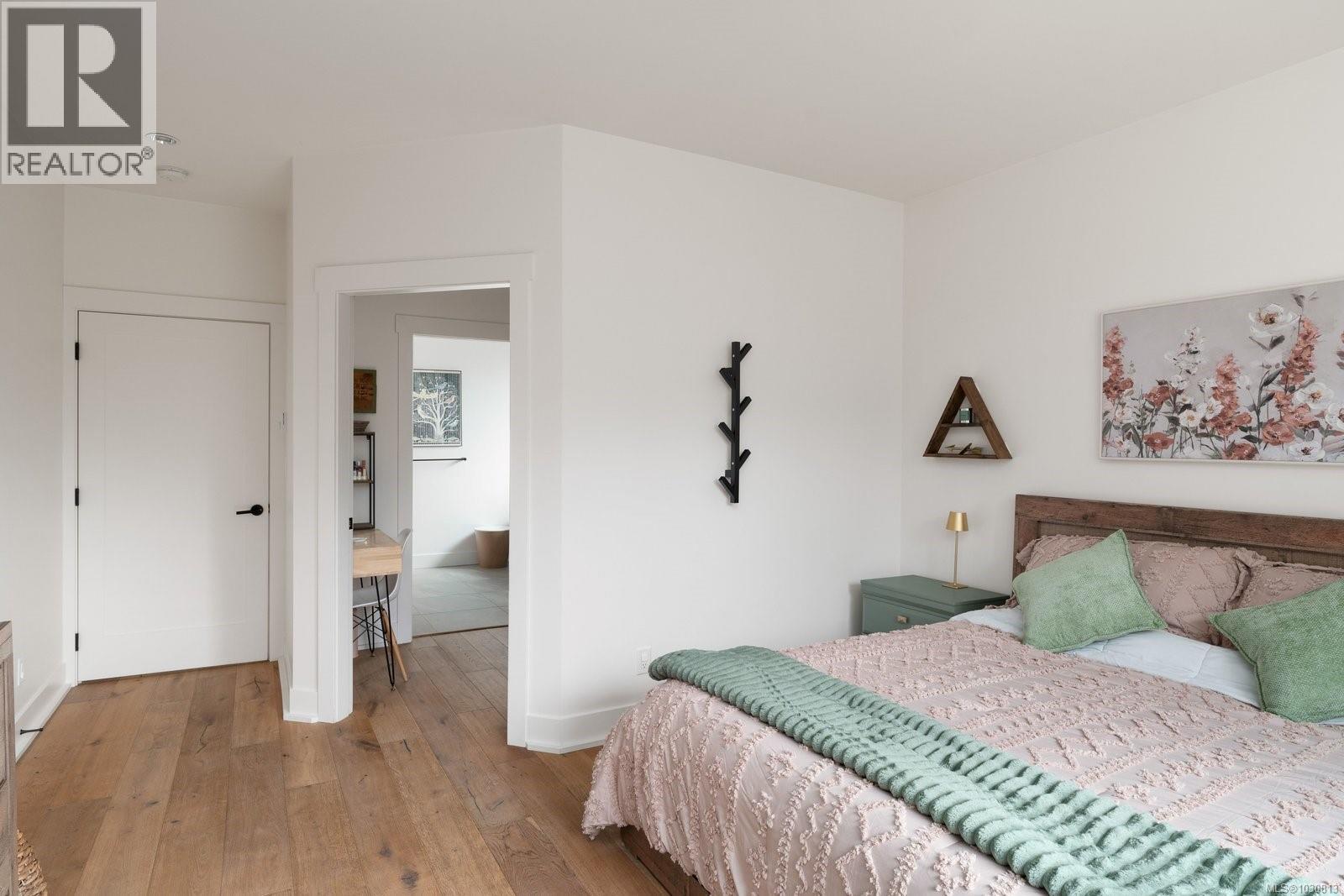  2101 Weiler Avenue West, Sidney