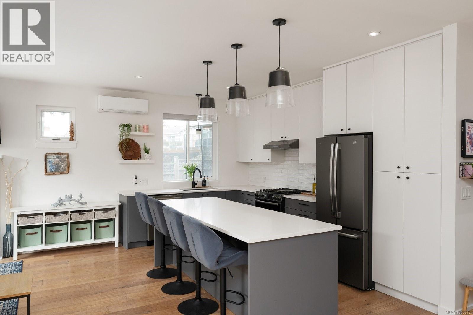  2101 Weiler Avenue West, Sidney