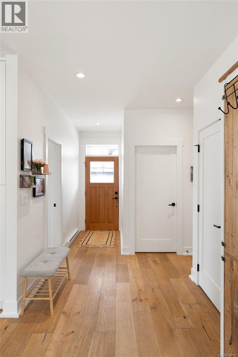  2101 Weiler Avenue West, Sidney