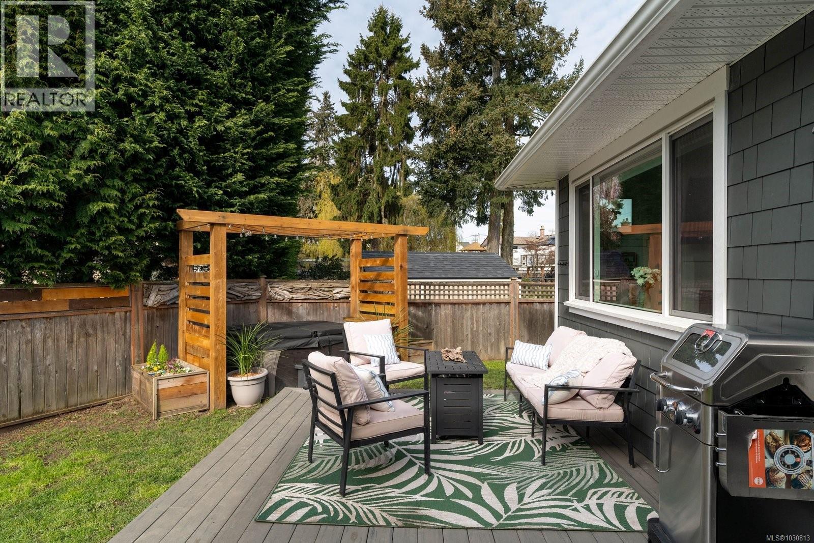  2101 Weiler Avenue West, Sidney