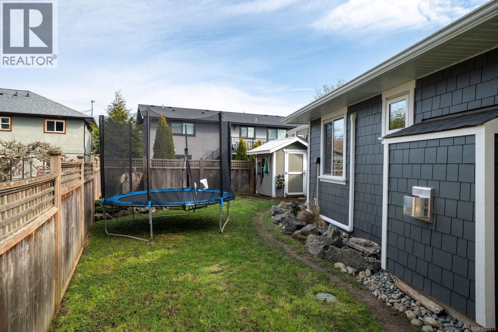  2101 Weiler Avenue West, Sidney