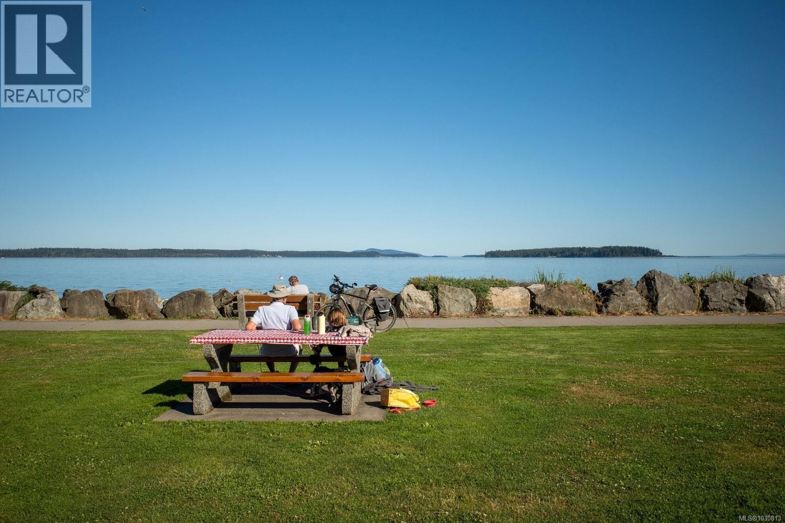  2101 Weiler Avenue West, Sidney