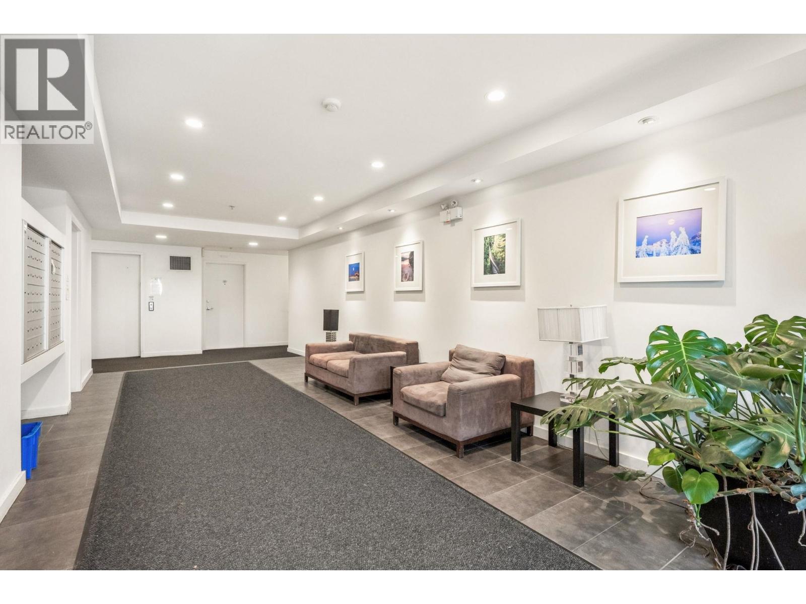 303 1033 ST. GEORGE'S AVENUE, North Vancouver