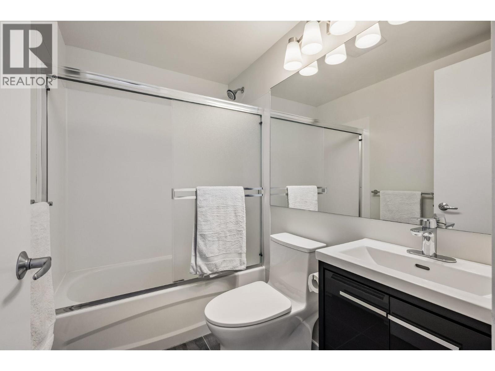 303 1033 ST. GEORGE'S AVENUE, North Vancouver