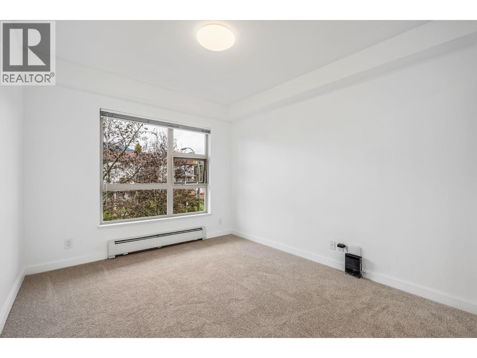 303 1033 ST. GEORGE'S AVENUE, North Vancouver