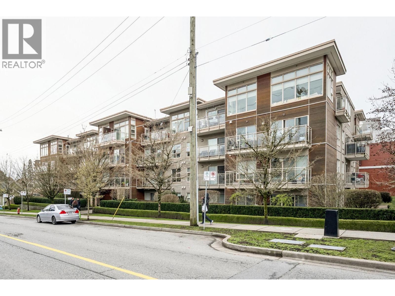 303 1033 ST. GEORGE'S AVENUE, North Vancouver