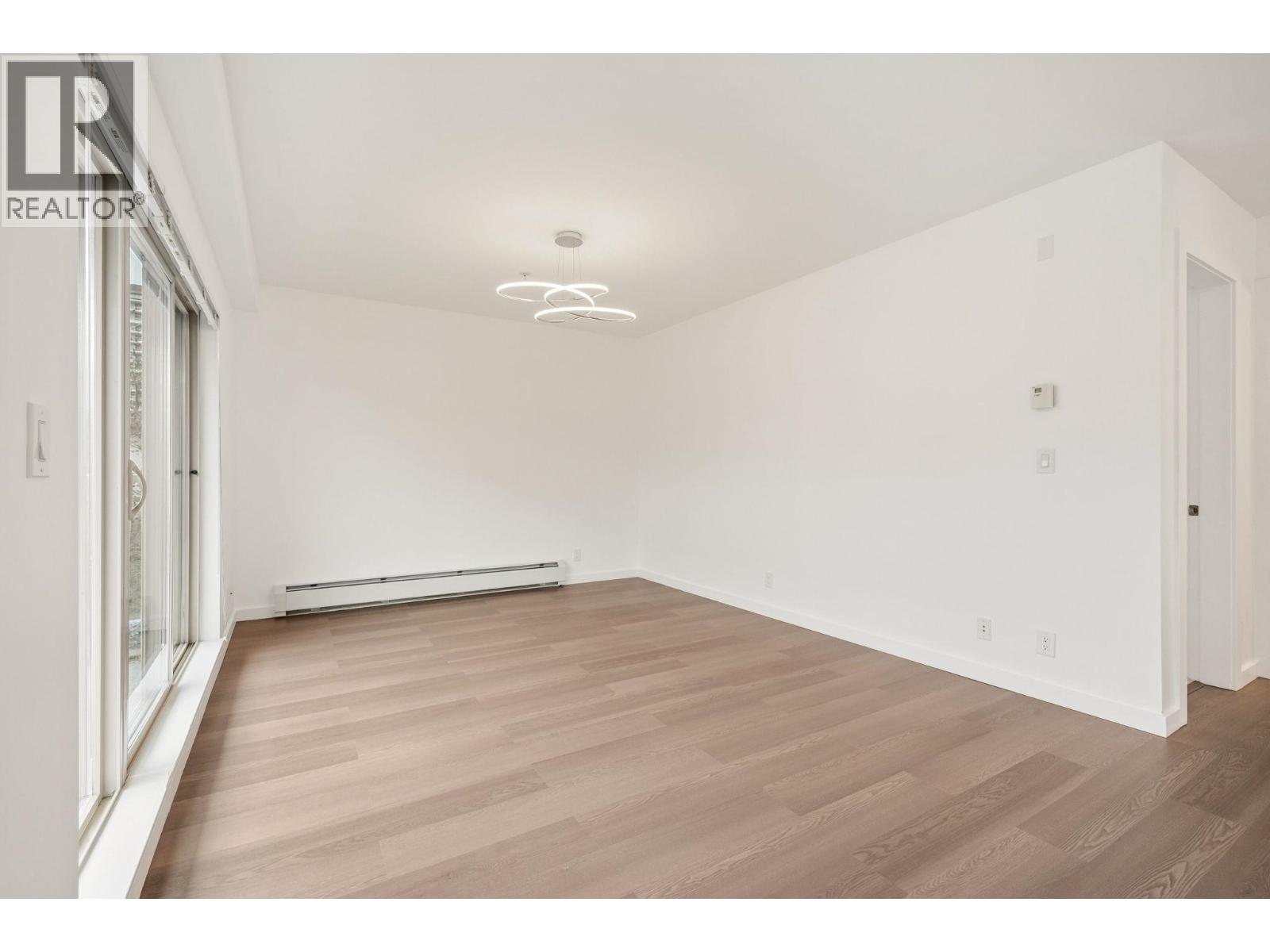 303 1033 ST. GEORGE'S AVENUE, North Vancouver