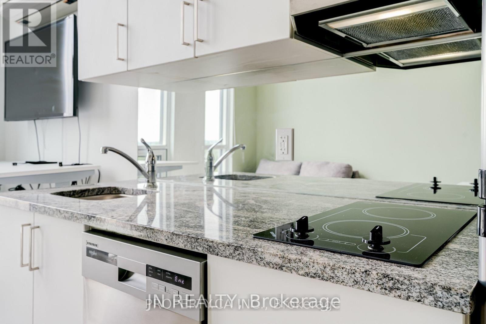 #642 1900 SIMCOE ST STREET N - 5