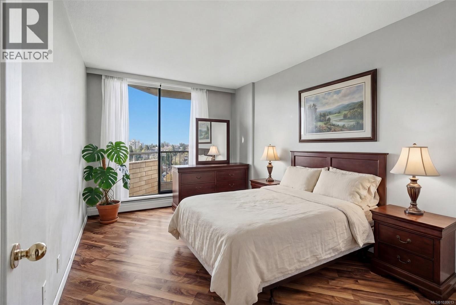 1010 620 Toronto St, Victoria