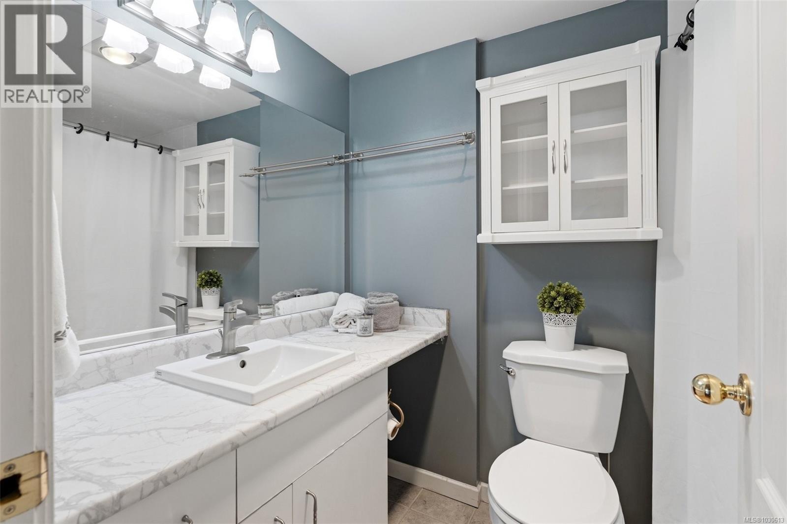 1010 620 Toronto St, Victoria