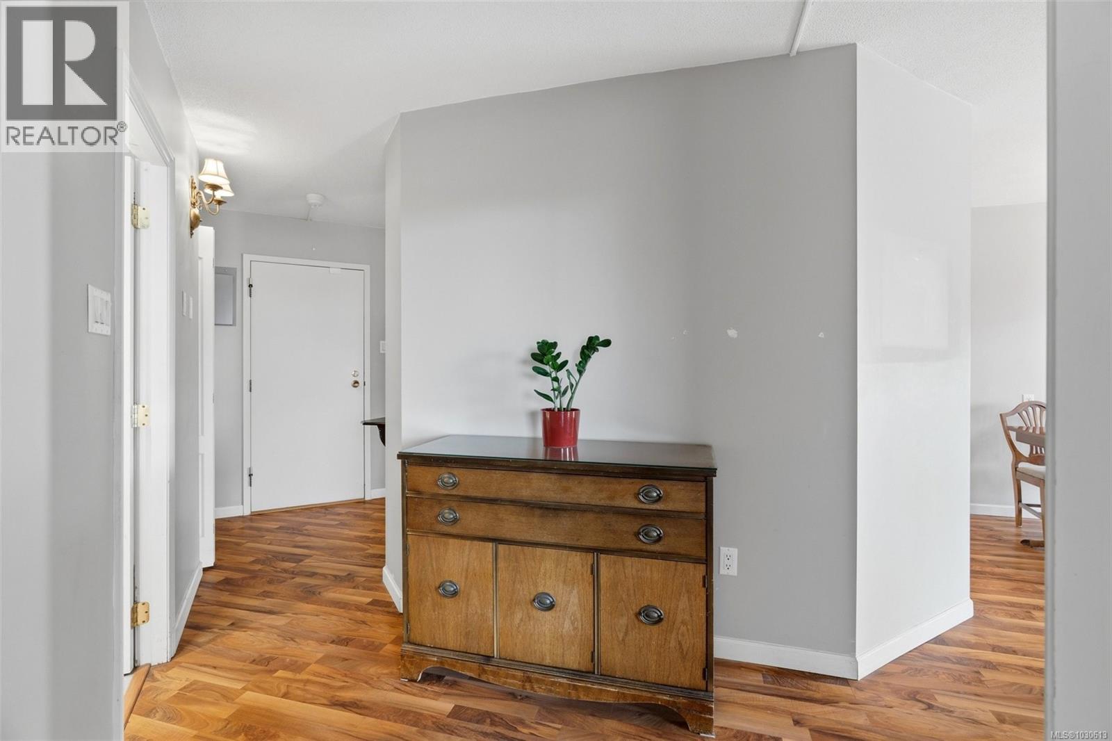 1010 620 Toronto St, Victoria