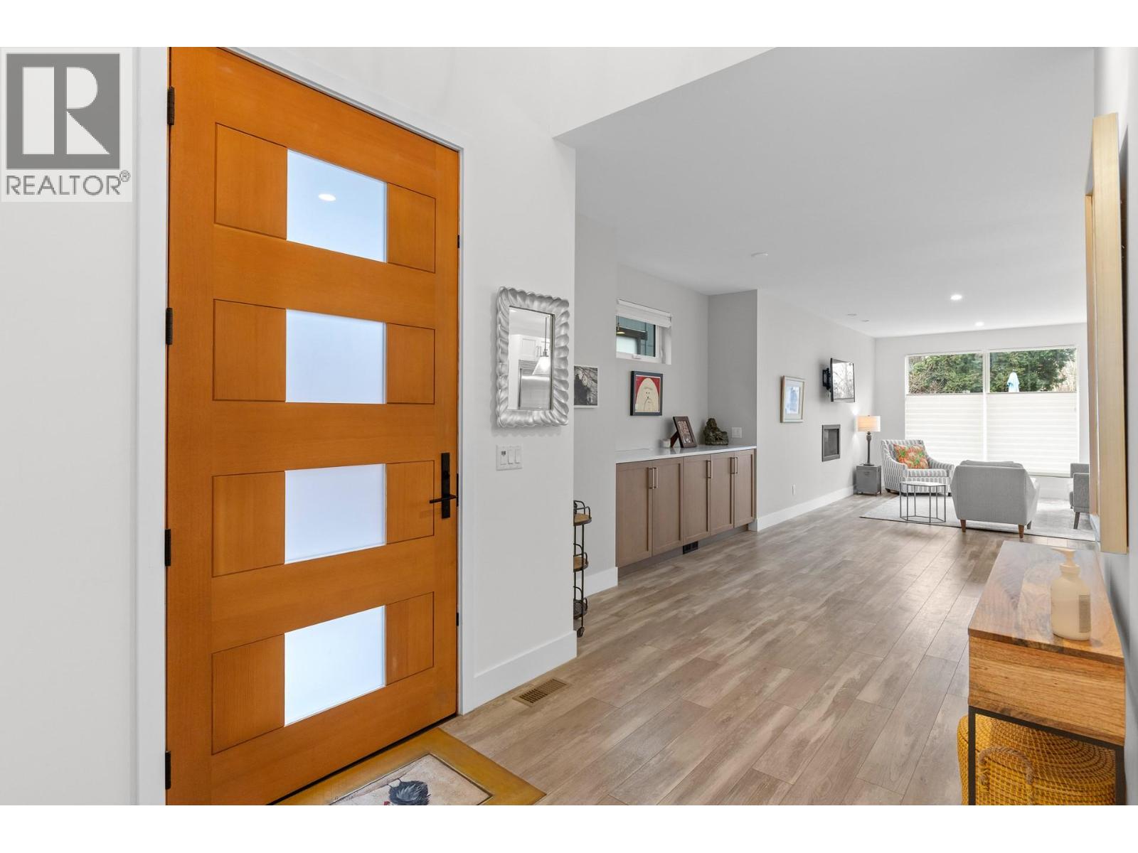 827 Saucier Avenue, Kelowna