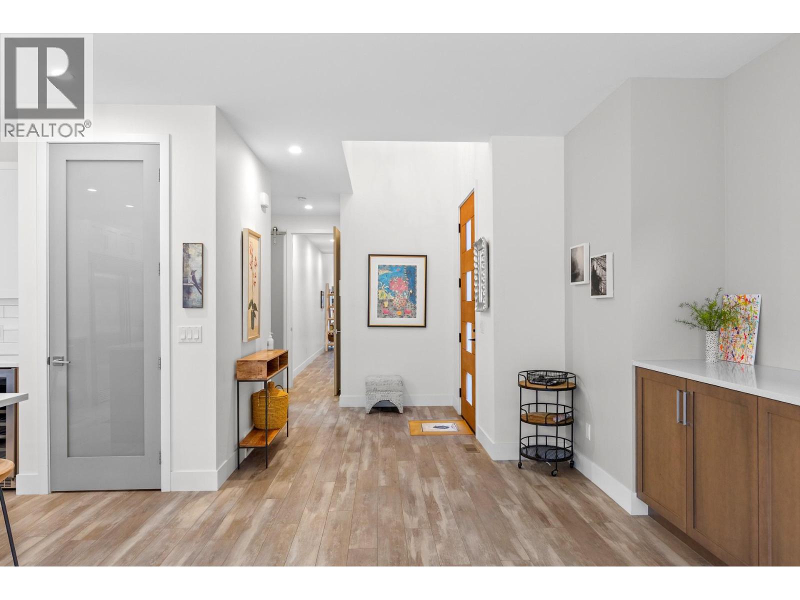 827 Saucier Avenue, Kelowna