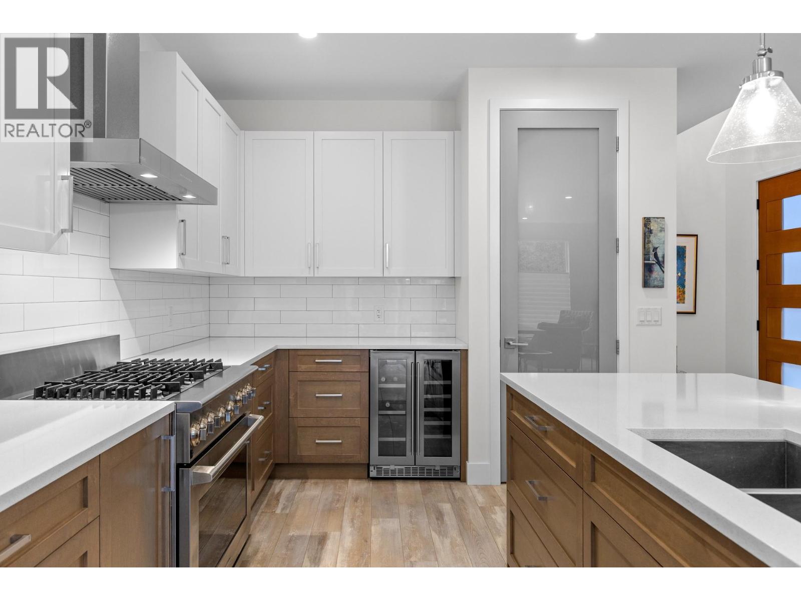 827 Saucier Avenue, Kelowna