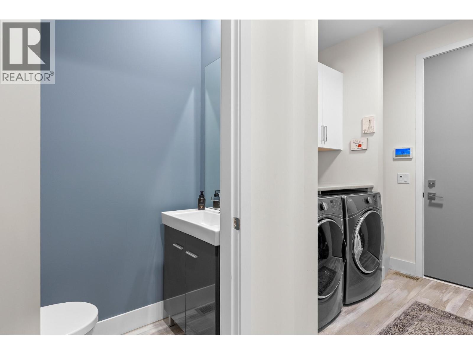 827 Saucier Avenue, Kelowna