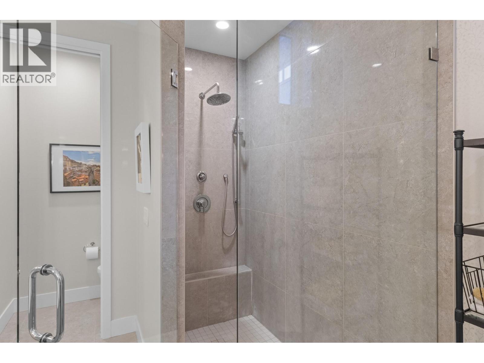 827 Saucier Avenue, Kelowna