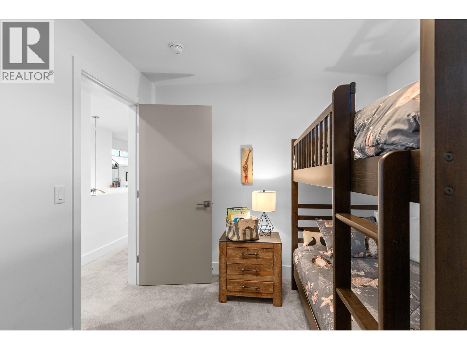 827 Saucier Avenue, Kelowna